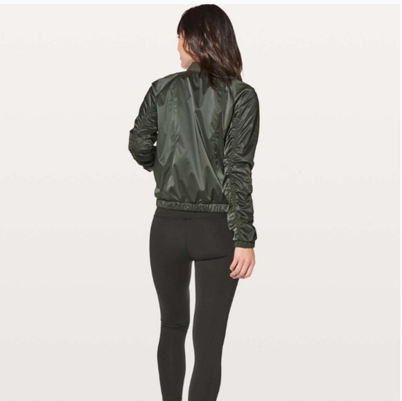 ❤️ Lululemon Above The Clouds Jacket in Evergreen Size 6 - Picture 4 of 12